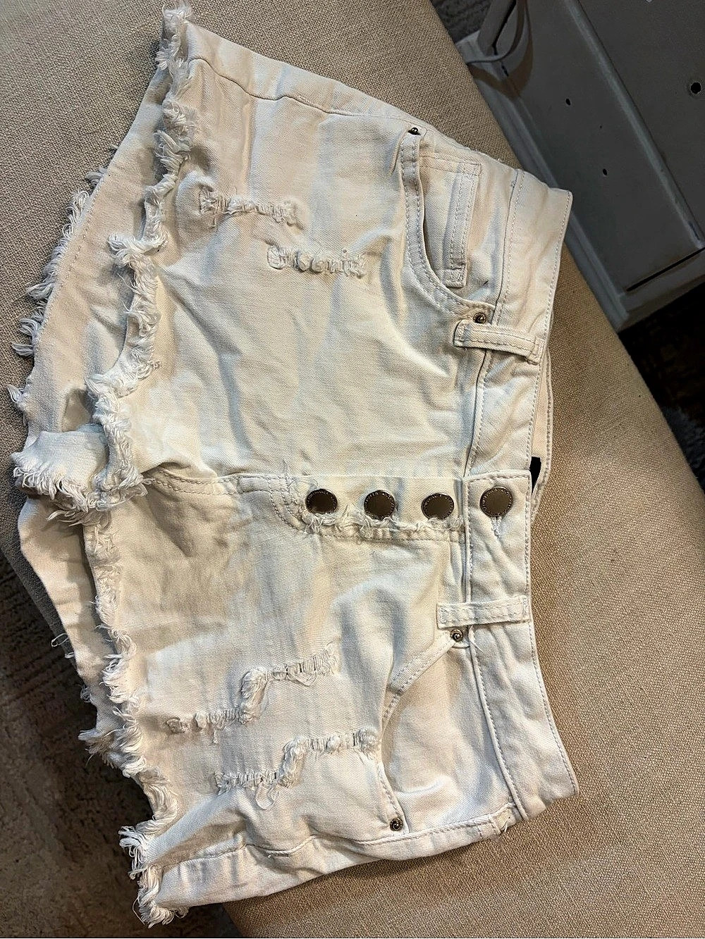 2016 style ANGELEYES Distressed Jean Shorts in White Size 7